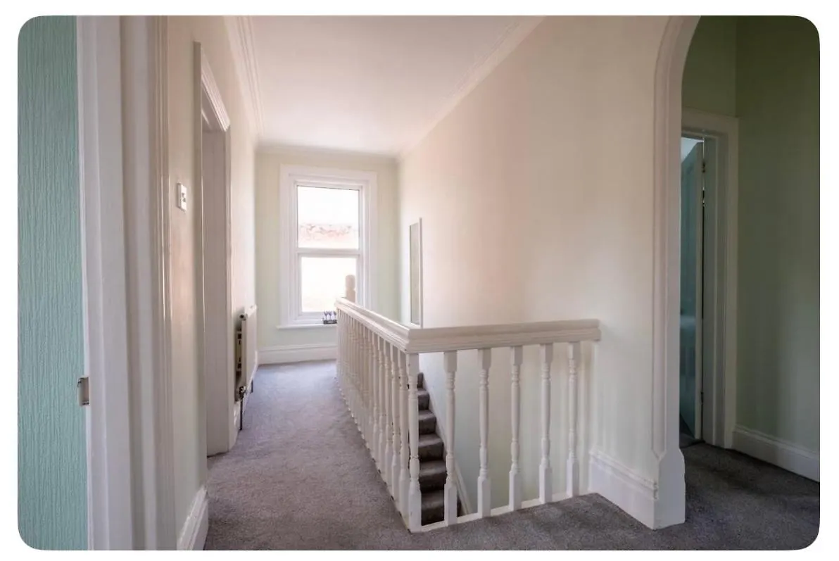 Beautiful Garden Flat In Bournemouth - First Floor Apartment